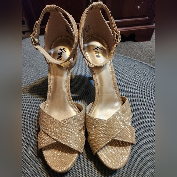 Gold Lavish heels measurements are pictured. - Picture 1 of 8